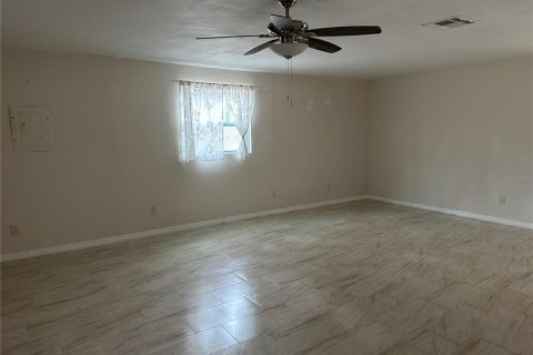 Casa en alquiler en Spring Hill, Florida, 3 dormitorios, 163.51 m2 № 1906891 - foto 14