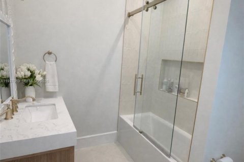 Casa en venta en Palmetto Bay, Florida, 6 dormitorios, 464.51 m2 № 1994885 - foto 30