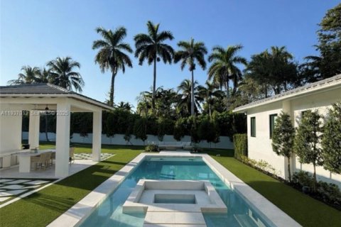 Casa en venta en Palmetto Bay, Florida, 6 dormitorios, 464.51 m2 № 1994885 - foto 7