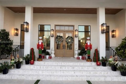 Casa en venta en Palmetto Bay, Florida, 6 dormitorios, 464.51 m2 № 1994885 - foto 3