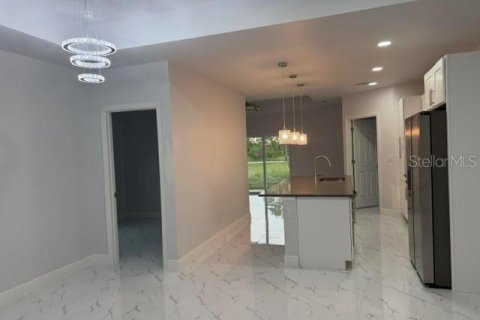 Apartment in Lehigh Acres, Florida 3 bedrooms, 110.27 sq.m. № 2227832 - photo 6