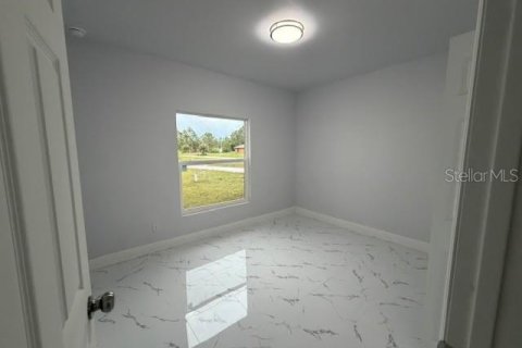 Apartment in Lehigh Acres, Florida 3 bedrooms, 110.27 sq.m. № 2227832 - photo 10