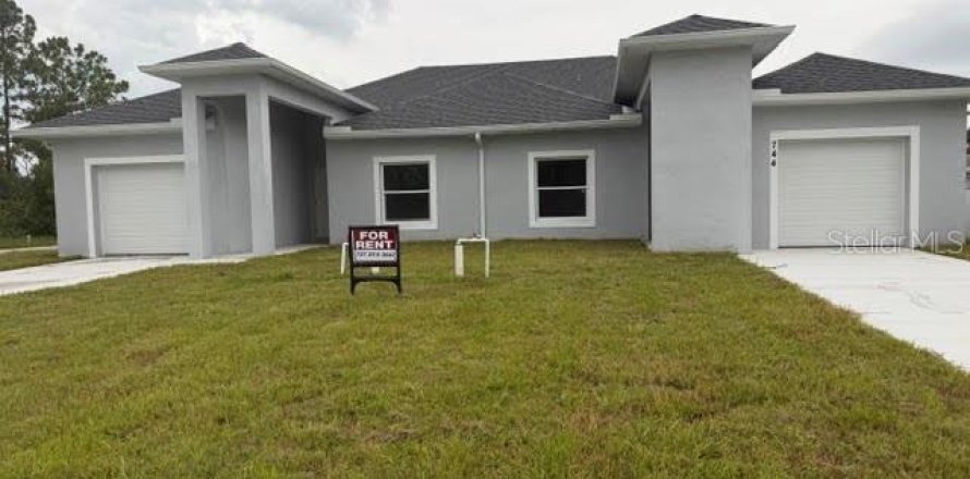 Apartment in Lehigh Acres, Florida 3 bedrooms, 110.27 sq.m. № 2227832