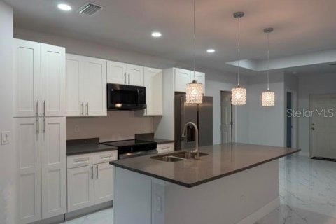 Apartment in Lehigh Acres, Florida 3 bedrooms, 110.27 sq.m. № 2227832 - photo 8