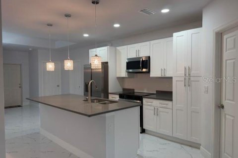 Apartment in Lehigh Acres, Florida 3 bedrooms, 110.27 sq.m. № 2227832 - photo 3