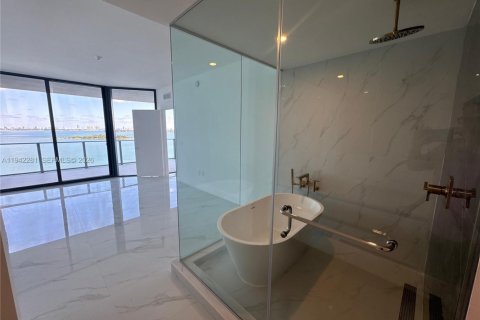 Condo in Miami, Florida, 5 bedrooms  № 2054431 - photo 22