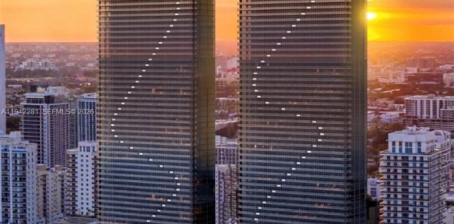 Condo in Miami, Florida, 5 bedrooms  № 2054431