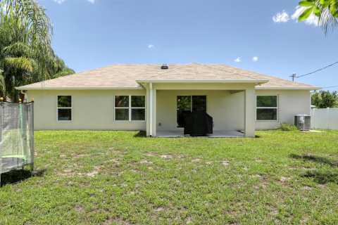 House in Palm Bay, Florida 3 bedrooms, 132.85 sq.m. № 2245113 - photo 30