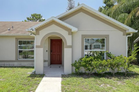 House in Palm Bay, Florida 3 bedrooms, 132.85 sq.m. № 2245113 - photo 4