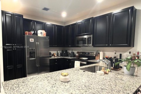 Купить таунхаус в Хомстед, Флорида 1 комната, 142.14м2, № 2032726 - фото 5