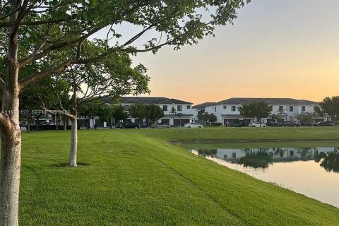 Купить таунхаус в Хомстед, Флорида 1 комната, 142.14м2, № 2032726 - фото 23