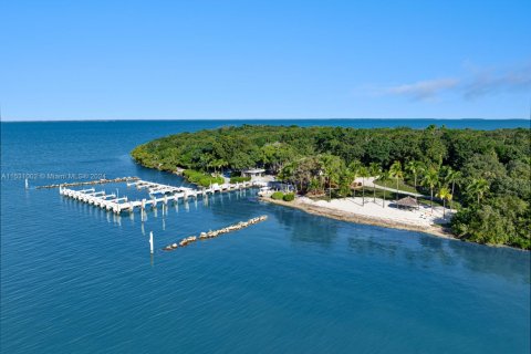 House in Key Largo, Florida 12 bedrooms, 485.04 sq.m. № 1697110 - photo 1