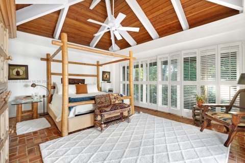 House in Key Largo, Florida 12 bedrooms, 485.04 sq.m. № 1697110 - photo 20
