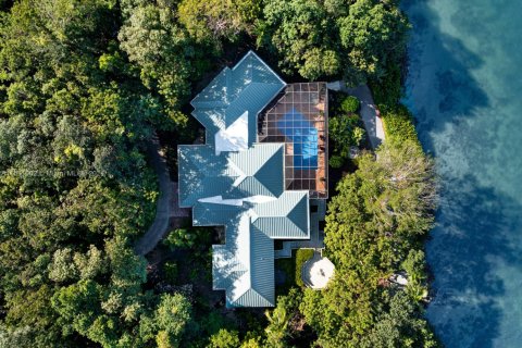House in Key Largo, Florida 12 bedrooms, 485.04 sq.m. № 1697110 - photo 18