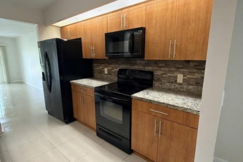 Condominio en venta en Pembroke Pines, Florida, 2 dormitorios, 105.63 m2 № 2261549 - foto 2