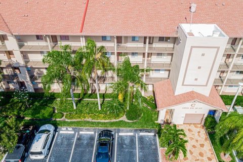 Condominio en venta en Pembroke Pines, Florida, 2 dormitorios, 105.63 m2 № 2261549 - foto 17