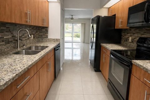 Condominio en Pembroke Pines, Florida, 2 dormitorios № 2261549