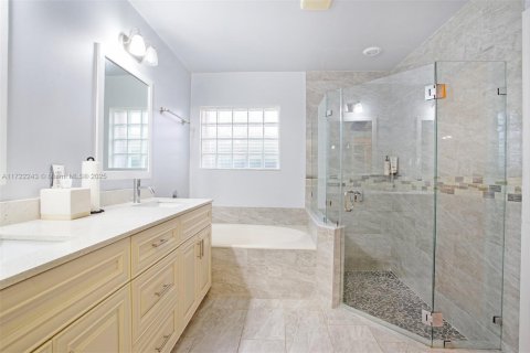 House in Miramar, Florida 3 bedrooms, 171.03 sq.m. № 1473118 - photo 6
