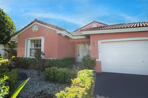 House in Miramar, Florida 3 bedrooms, 171.03 sq.m. № 1473118 - photo 9