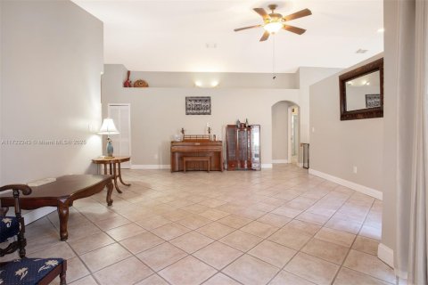 House in Miramar, Florida 3 bedrooms, 171.03 sq.m. № 1473118 - photo 16