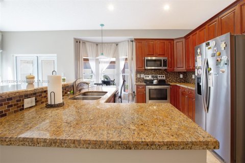 House in Miramar, Florida 3 bedrooms, 171.03 sq.m. № 1473118 - photo 3