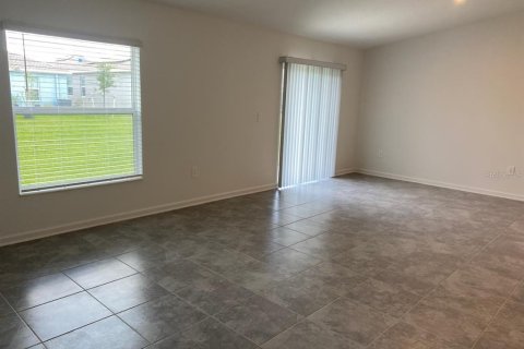 House in Davenport, Florida 3 bedrooms, 146.79 sq.m. № 1866233 - photo 15