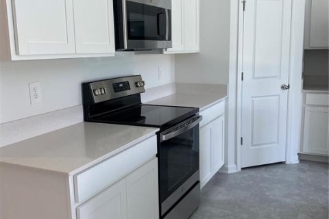 House in Davenport, Florida 3 bedrooms, 146.79 sq.m. № 1866233 - photo 9