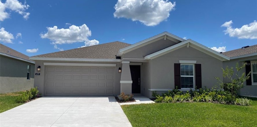 House in Davenport, Florida 3 bedrooms, 146.79 sq.m. № 1866233