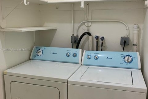 Снять в аренду кондоминиум в Хайалиа, Флорида 2 спальни, 83.89м2, № 1931493 - фото 27