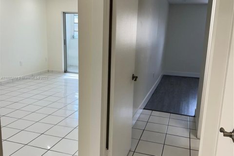 Снять в аренду кондоминиум в Хайалиа, Флорида 2 спальни, 83.89м2, № 1931493 - фото 24