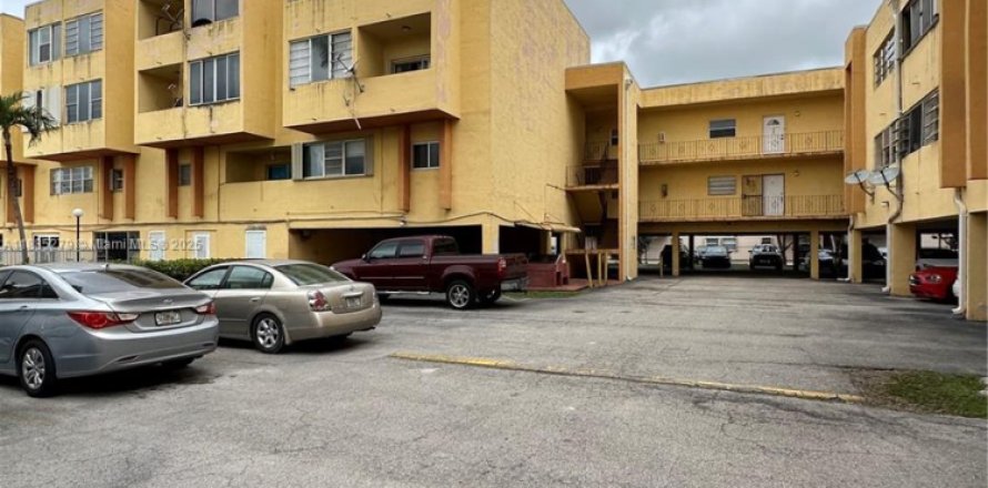 Кондоминиум с 2 спальнями в Хайалиа, Флорида № 1931493