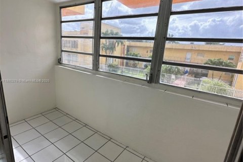 Снять в аренду кондоминиум в Хайалиа, Флорида 2 спальни, 83.89м2, № 1931493 - фото 25