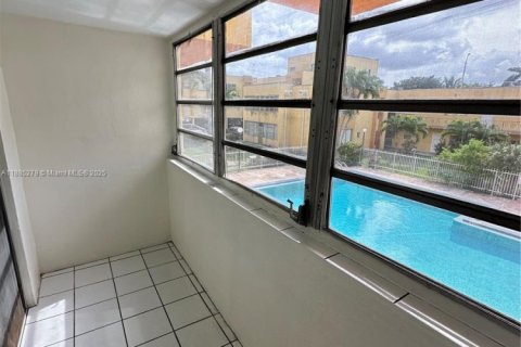 Снять в аренду кондоминиум в Хайалиа, Флорида 2 спальни, 83.89м2, № 1931493 - фото 26