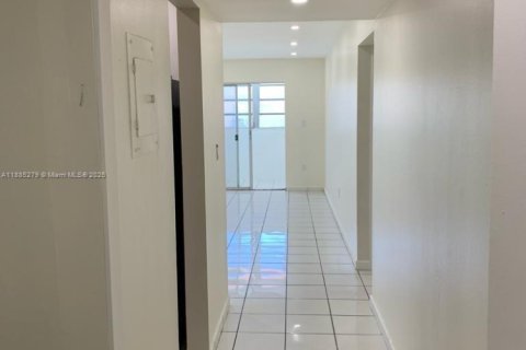 Снять в аренду кондоминиум в Хайалиа, Флорида 2 спальни, 83.89м2, № 1931493 - фото 6