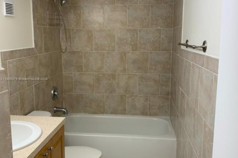 Снять в аренду кондоминиум в Хайалиа, Флорида 2 спальни, 83.89м2, № 1931493 - фото 17