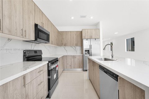 Touwnhouse à vendre à Miami, Floride: 5 chambres № 1989415 - photo 21