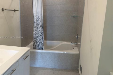 Купить кондоминиум в Дорал, Флорида 2 спальни, 104.42м2, № 2091041 - фото 20