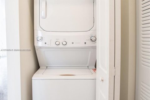 Купить кондоминиум в Дорал, Флорида 2 спальни, 104.42м2, № 2091041 - фото 14