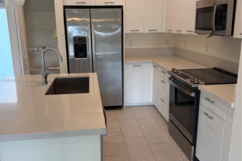 Купить кондоминиум в Дорал, Флорида 2 спальни, 104.42м2, № 2091041 - фото 19