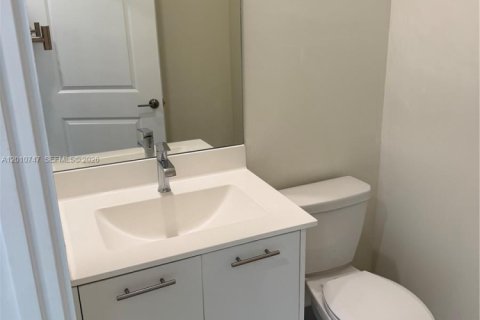 Купить кондоминиум в Дорал, Флорида 2 спальни, 104.42м2, № 2091041 - фото 30