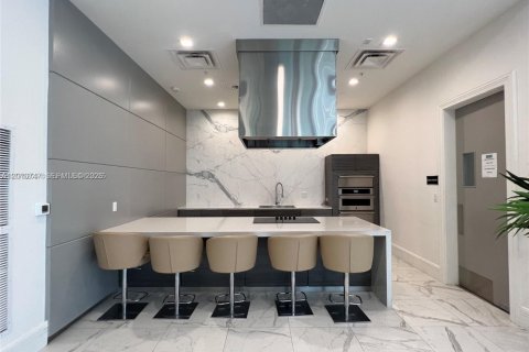 Купить кондоминиум в Дорал, Флорида 2 спальни, 104.42м2, № 2091041 - фото 2