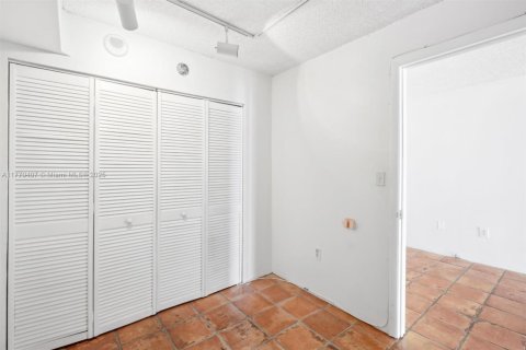 Condo in Miami Beach, Florida, 1 bedroom  № 1862487 - photo 18