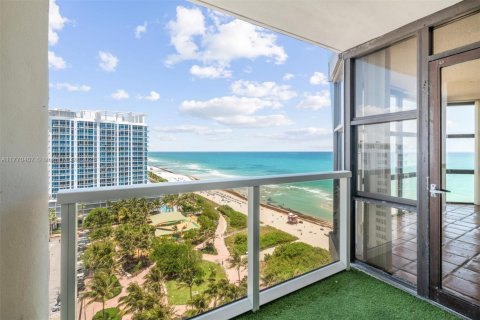 Condo in Miami Beach, Florida, 1 bedroom  № 1862487 - photo 21