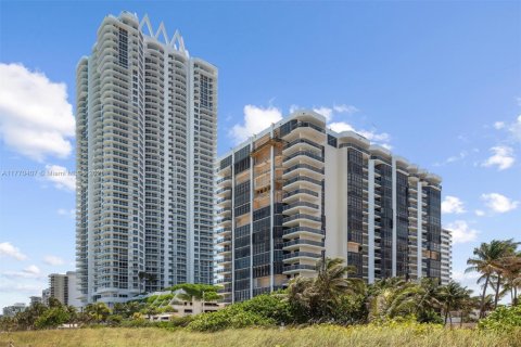 Condo in Miami Beach, Florida, 1 bedroom  № 1862487 - photo 25