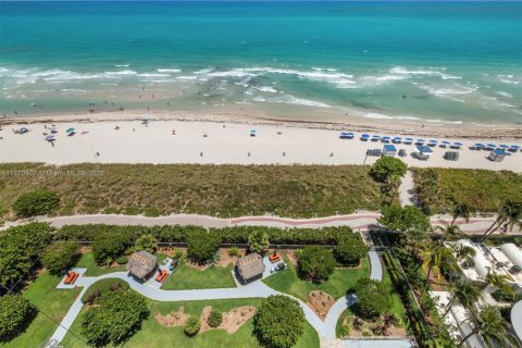 Condo in Miami Beach, Florida, 1 bedroom  № 1862487 - photo 23