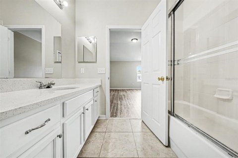 Townhouse in Windermere, Florida 3 bedrooms, 146.69 sq.m. № 2167277 - photo 20