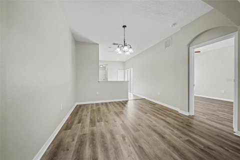 Townhouse in Windermere, Florida 3 bedrooms, 146.69 sq.m. № 2167277 - photo 7