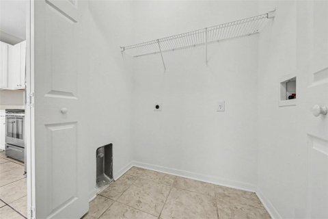 Townhouse in Windermere, Florida 3 bedrooms, 146.69 sq.m. № 2167277 - photo 23