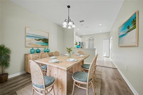 Townhouse in Windermere, Florida 3 bedrooms, 146.69 sq.m. № 2167277 - photo 5