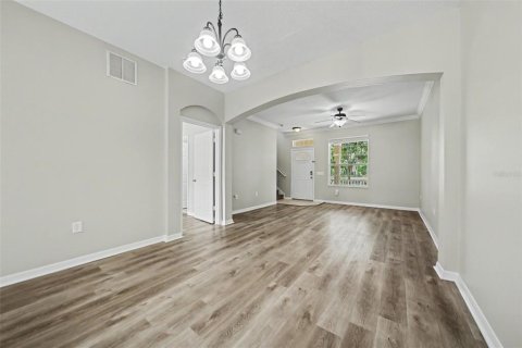 Townhouse in Windermere, Florida 3 bedrooms, 146.69 sq.m. № 2167277 - photo 16